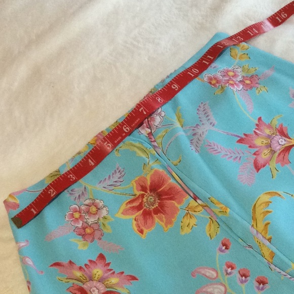 Pants Jacobean Floral Capri - Picture 5 of 7